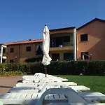 Апартаменты Villaggio Riva Azzurra Поликоро