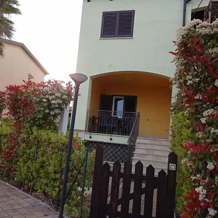 Апартаменты Villaggio Riva Azzurra *